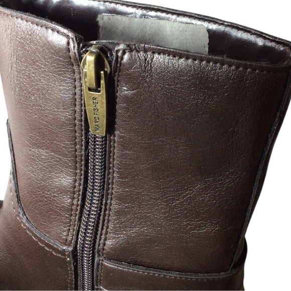 Marc Fisher Brown Leather Ankle Boots * some peeling inside size 6 - Picture 6 of 7